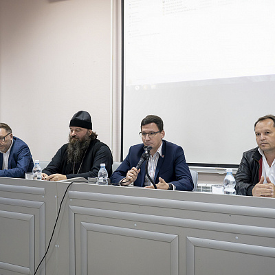 В Заволжье состоялась встреча с населением по вопросу строительства духовно-просветительского центра