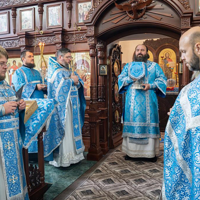 В праздник Иверской иконы Божией Матери епископ Городецкий и Ветлужский Парамон совершил Божественную литургию в храме Вознесения Господня р.п. Ковернино