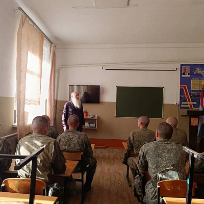 Помощник благочинного Ветлужско-Уренского округа по взаимодействию с силовыми структурами посетил воинскую часть