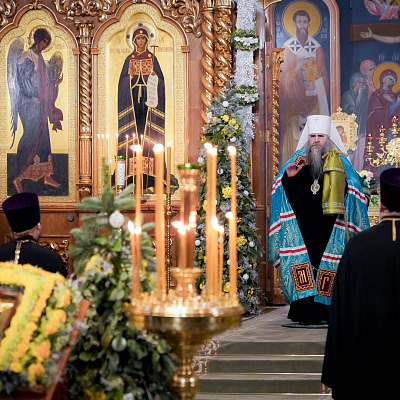 Сонм архипастырей Русской Православной Церкви совершил вечернее богослужение в Серафимо-Дивеевском монастыре