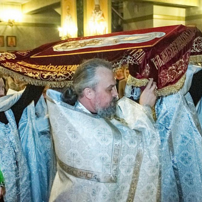 В праздник Светлого Христова Воскресения епископ Августин возглавил торжественное богослужение в кафедральном соборе иконы Божией Матери Феодоровская