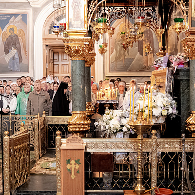 Сонм архипастырей Русской Православной Церкви совершил богослужения в Свято-Троицком Серафимо-Дивеевском монастыре