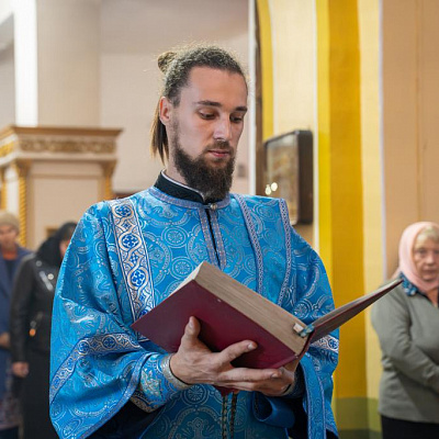 В канун праздника Покрова Пресвятой Богородицы епископ Городецкий и Ветлужский Парамон совершил Всенощное бдение в Городецком кафедральном соборе Покрова Пресвятой Богородицы
