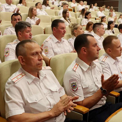 Руководитель отдела культуры Нижегородской епархии поздравил сотрудников областного ГУ МВД с Днем России