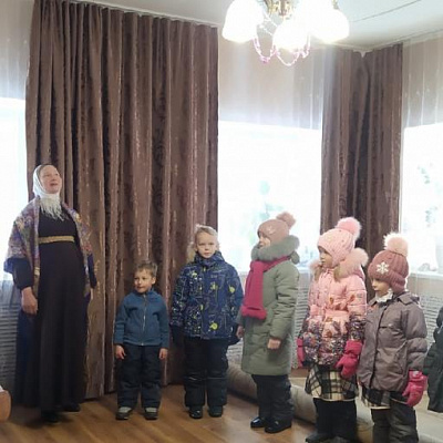 Юные Христославы воскресного кружка "Зернышки" поздравили шарангцев со светлым праздником Рождества Христова