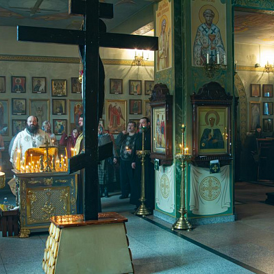 В день памяти святителя Тихона патриарха Московского и всея России и отцов Поместного Собора Церкви Русской 1917–1918 годов епископ Городецкий и Ветлужский Парамон совершил Божественную литургию в Городецком Феодоровском мужском монастыре