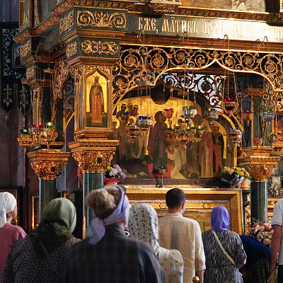 В день особого почитания Казанской иконы Божией Матери митрополит Георгий совершил богослужения в Свято-Троицком Серафимо-Дивеевском монастыре
