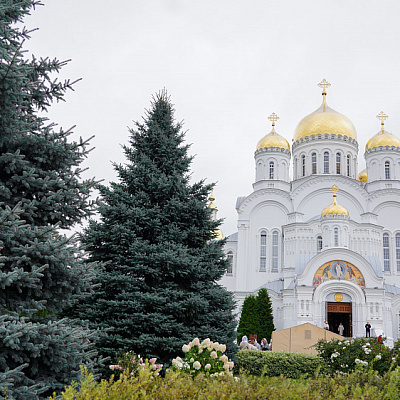 Епископ Городецкий и Ветлужский Парамон сослужил Главе Нижегородской митрополии на Божественной литургии в Серафимо-Дивеевском монастыре