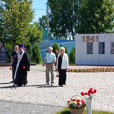 Настоятель храма Вознесения Господня в поселке Ковернино почтил память павших в Великой Отечественной войне