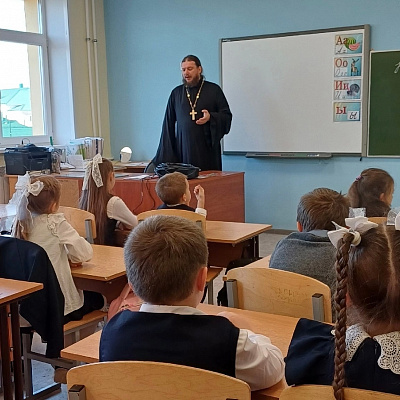 Помощник благочинного Дивеевского округа провел духовную беседу со школьниками