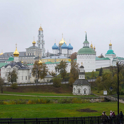 Митрополит Георгий сослужил Святейшему Патриарху Кириллу на Божественной литургии в Троице-Сергиевой лавре