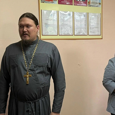 В День знаний клирик Шарангского благочиния посетил Шарангский филиал Шахунского колледжа аграрной индустрии