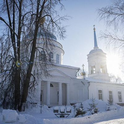 Во Вселенскую родительскую субботу епископ Городецкий и Ветлужский Парамон совершил Божественную литургию в Городецком кафедральном соборе Покрова Пресвятой Богородицы