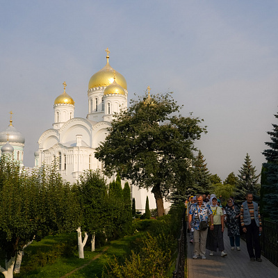 В праздник Преображения Господня митрополит Георгий возглавил Божественную литургию в Преображенском соборе Серафимо-Дивеевского монастыря