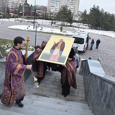 В Воскресенском благочинии Нижегородской епархии торжественно встретили икону преподобного Серафима Саровского с частицей мощей