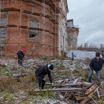 Прихожане храмов Нижегородского благочиния совершили трудническую поездку в село Большое Терюшево Дальнеконстантиновского района