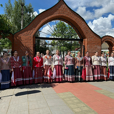 На территории Собора Воскресения Словущего в р.п. Воскресенское состоялись Троичные гуляния