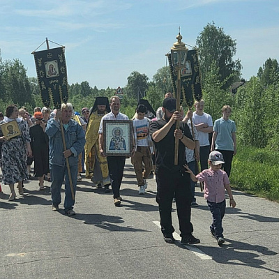 На Архиерейском подворье села Нестиары Воскресенского благочиния отметили престольный праздник Святителя и Чудотворца Николая