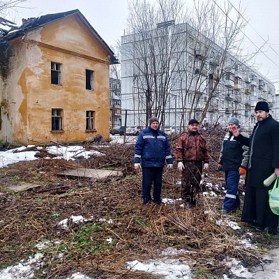 В поселке Истомино Балахнинского благочиния проведена уборка территории, предназначенной для строительства храма