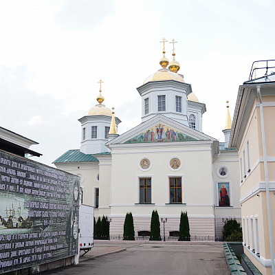 Управляющий Нижегородской епархией совершил всенощное бдение в Крестовоздвиженском монастыре Нижнего Новгорода