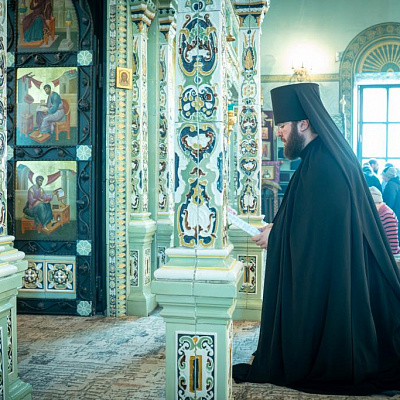 В престольный праздник Городецкого Феодоровского мужского монастыря епископ Городецкий и Ветлужский Парамон совершил Литургию Преждеосвященных Даров