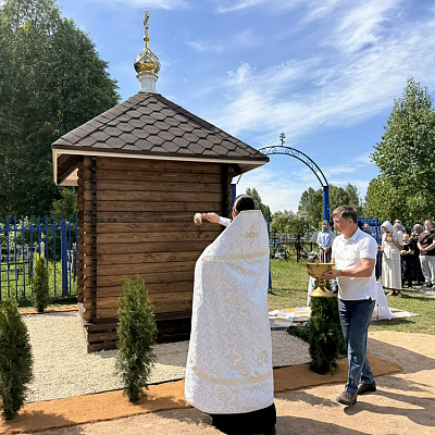 Помощник благочинного округа Арзамасского района освятил часовню в память о погибшем воине