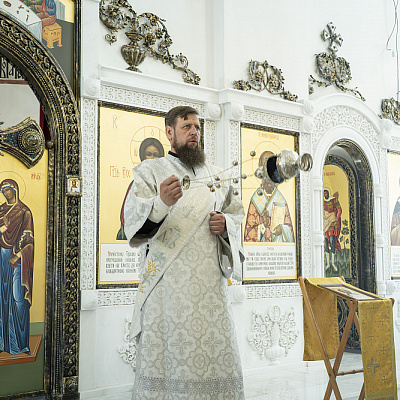В день престольного праздника епископ Городецкий и Ветлужский Парамон совершил Божественную литургию в храме святителя Николая Чудотворца р.п. Красные Баки