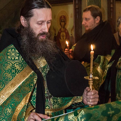 Епископ Городецкий и Ветлужский Августин совершил Всенощное бдение накануне торжеств в честь святого Александра Невского в Городецком Феодоровском мужском монастыре