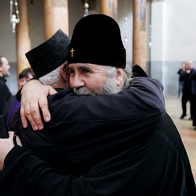 Делегация Нижегородской епархии на Святой земле посетила гробницу Божией Матери