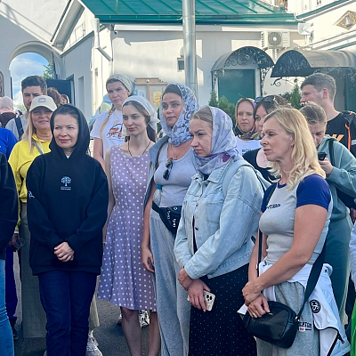 Святыни Арзамаса посетили представители волонтерских движений «Росатом» и «Волонтеры Победы»