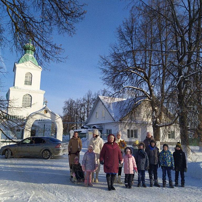 Юные христославы православного кружка "Зернышки" поздравили Шарангцев с Рождеством Христовым
