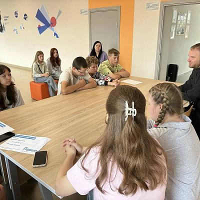Священник Ветлужско-Уренского благочиния посетил детский летний лагерь