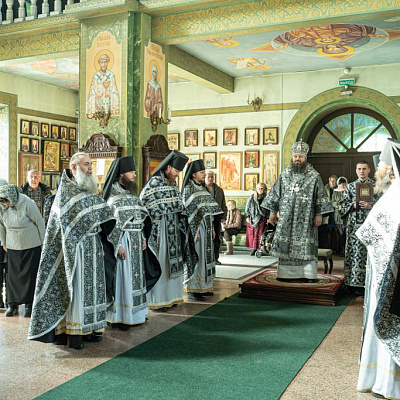 В среду первой седмицы Великого поста епископ Городецкий и Ветлужский Парамон совершил Литургию Преждеосвященных Даров в Городецком Феодоровском мужском монастыре