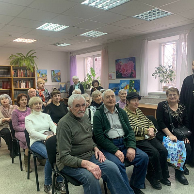 Помощник благочинного Приокского округа провел с читателями библиотеки беседу о смысле Великого поста