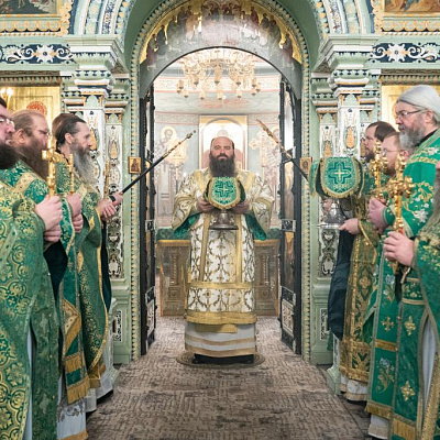 В день памяти святого благоверного великого князя Александра Невского епископ Городецкий и Ветлужский Парамон совершил Божественную литургию в Городецком Феодоровском мужском монастыре