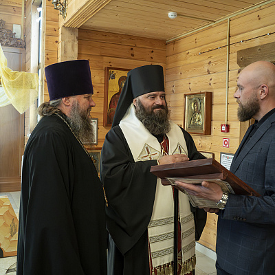 Епископ Городецкий и Ветлужский Парамон совершил Божественную литургию в храме святителя Николая Чудотворца в Городце