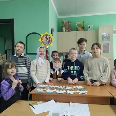 Юные христославы православного кружка "Зернышки" поздравили Шарангцев с Рождеством Христовым