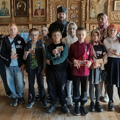 Экскурсия учащихся Задворковской школы в Собор Воскресения Словущего поселка Воскресенское