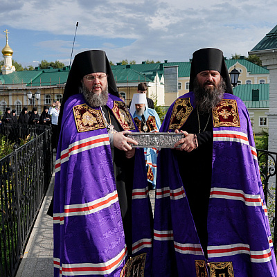 Епископ Городецкий и Ветлужский Парамон принял участие в торжественной встрече ковчега с десницей святителя Спиридона Тримифунтского с острова Корфу в Серафимо-Дивеевском монастыре