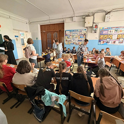 Клирик Никольского храма провел Урок славянской письменности для школьников Городца