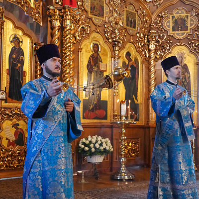 В праздник Похвалы Божией Матери митрополит Георгий возглавил Божественную литургию в Дивеевском монастыре