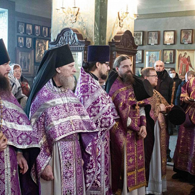 В день памяти 40 мучеников Севастийских епископ Городецкий и Ветлужский Августин совершил Вечерню с Литургией Преждеосвященных Даров в кафедральном соборе иконы Божией Матери Феодоровская