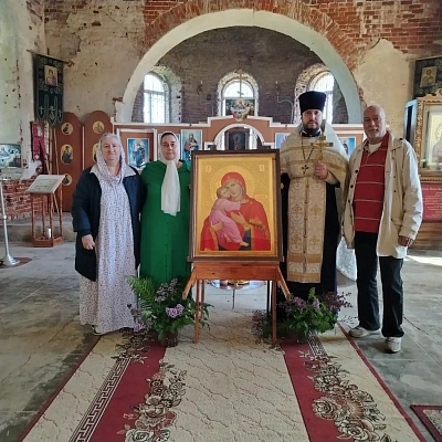В Дальнеконстантиновском благочинии в возрождающемся храме села Кажлейка встретили Владимирскую икону Пресвятой Богородицы