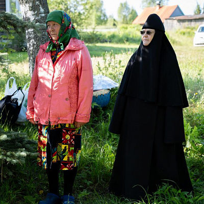 В д. Филоново состоялся субботник на территории кладбищенского руинированного храма Покрова Пресвятой Богородицы