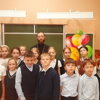 Клирик Нижегородского благочиния провел духовные беседы с учениками школы № 33