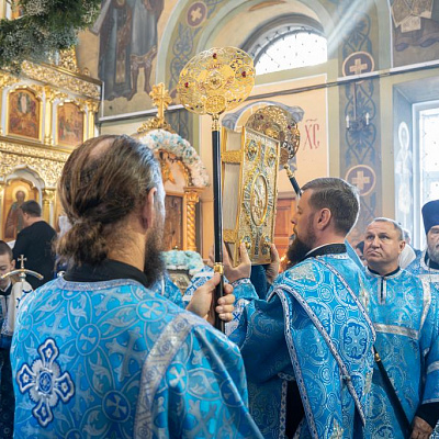В престольный праздник Городецкого кафедрального собора Покрова Пресвятой Богородицы епископ Городецкий и Ветлужский Парамон совершил Божественную литургию