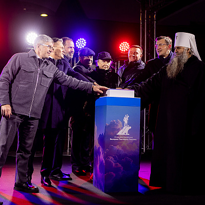 Митрополит Георгий в Москве принял участие в открытии памятника Валерию Чкалову