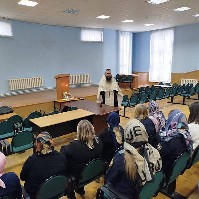 Помощник благочинного Автозаводского округа совершил молебен в районной службе судебных приставов и в военкомате