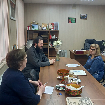 Благочинный Нагорного округа провел встречу с руководством регионального отделения Всероссийского общества слепых