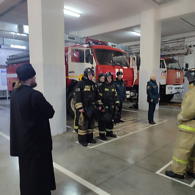Клирик Дивеевского благочиния посетил 136-ю пожарно-спасательную часть